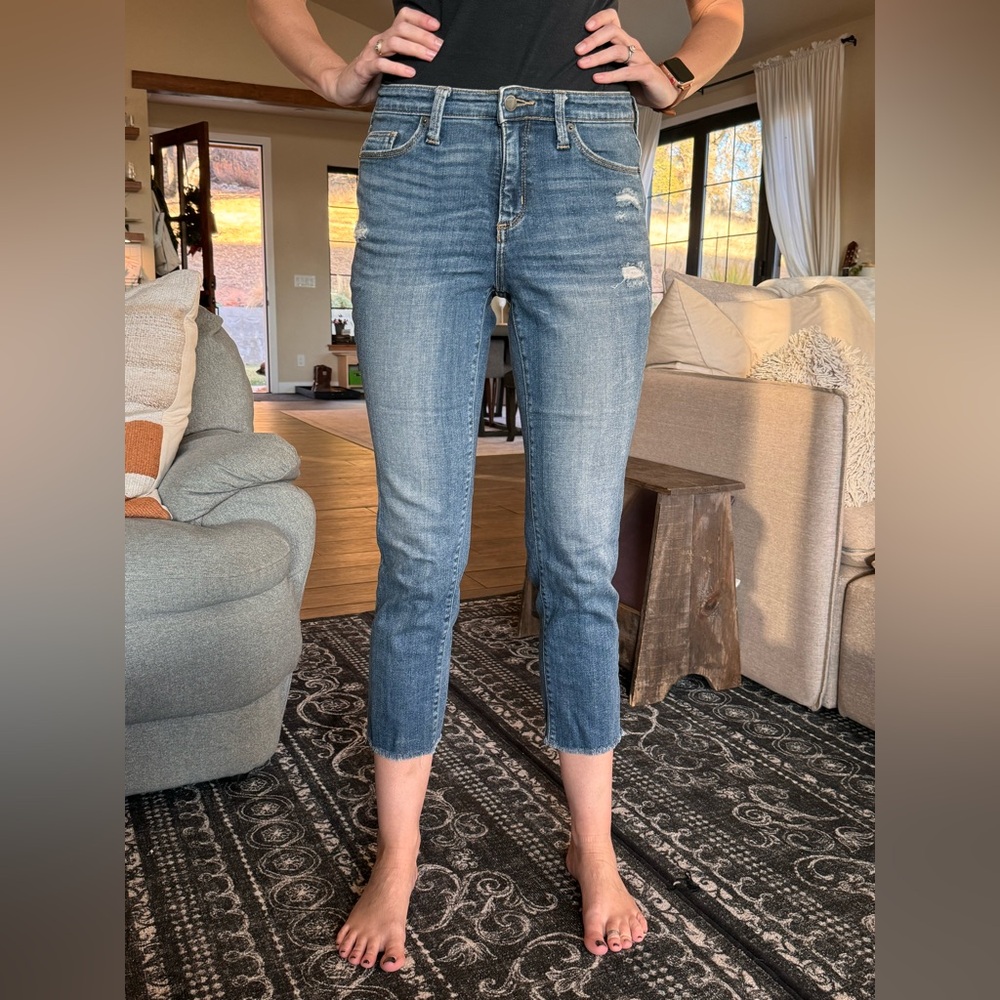 Universal thread women’s ankle cut jeans